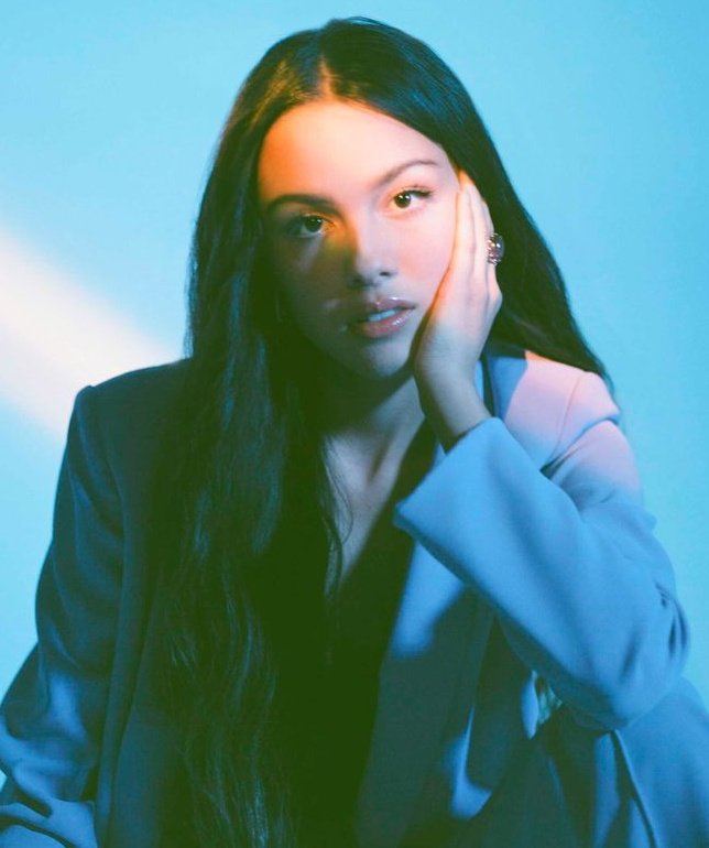 BieberOnCharts's tweet photo. Olivia Rodrigo about Bieberchella:

“I saw Bieber it was epic, when he sang Baby I lost my mind, it was beautiful the way he did with laptop, like he was paying homage to his past, and having his younger self on screen. seeing him in real life so happy, truly powerful I loved it” https://t.co/cMg4mfKAM6