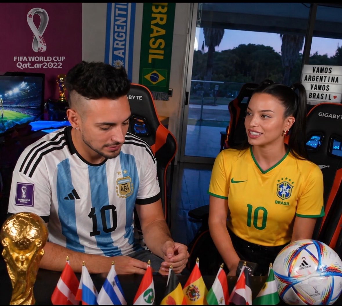 -Qué selección te gusta más, la francesa o la española ?

- La Belga