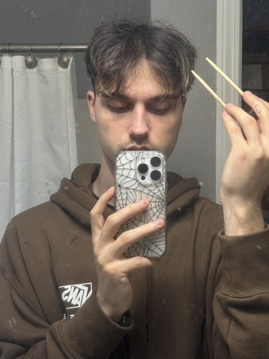 I usually use tweezers to put my nose ring back in.. anyways I couldn’t find them so I used chopsticks