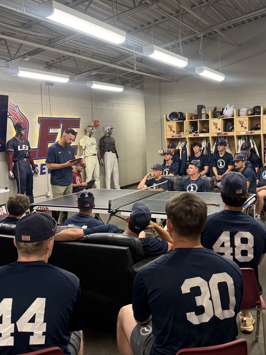 LeeUBaseball's tweet image. #ThankfulThursday with LJ. Hebrews 12:1-2;                            1 Corinthians 9:24