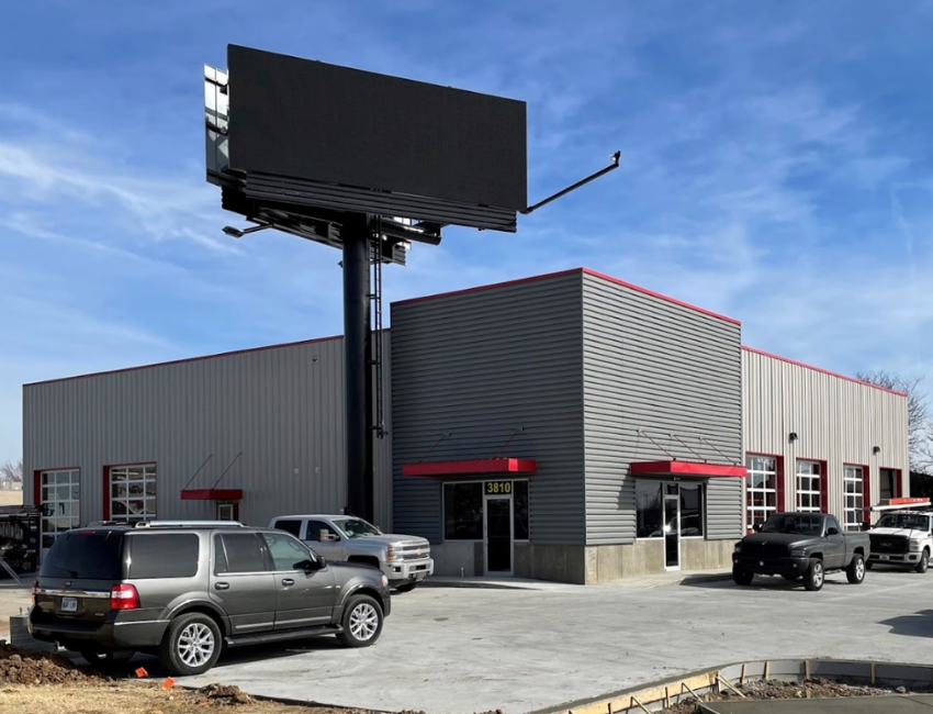 LucasMetalWorks's tweet photo. Discover unmatched strength and versatility with our premium metal garage and shop kits. Perfect for vehicles, workspaces, or personal projects, these customizable buildings are built for years of dependable use. https://t.co/hTBhH9pRan