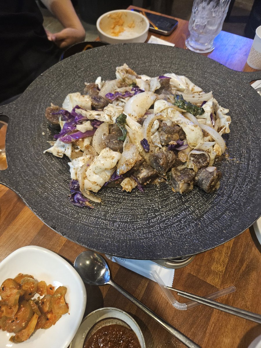 VRC_SRAnnem tweet media