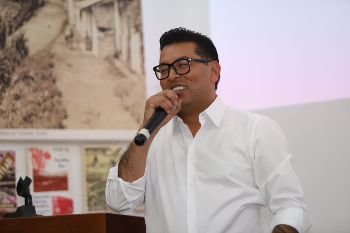 Qué buena plática tuvimos hoy en la Universidad Alva Edison. 🎓

Jóvenes que no solo preguntan, cuestionan; que no solo escuchan, proponen; pero sobre todo, que tienen las ganas de construir un México nuevo. 🇲🇽

#PueblaTieneFuturo 🍊