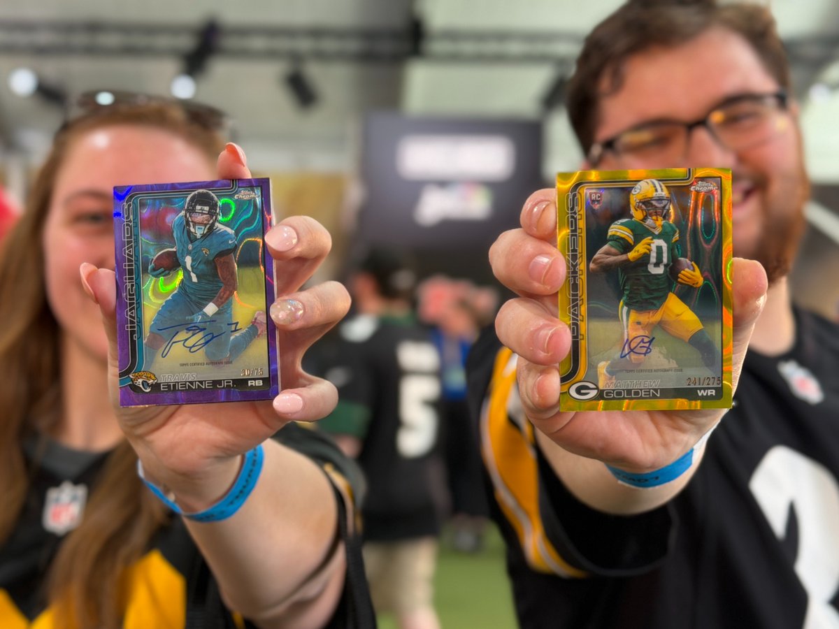SCCTradingCards's tweet image. Two blasters, two autos 🥵

#Topps #NFLDraft @Topps