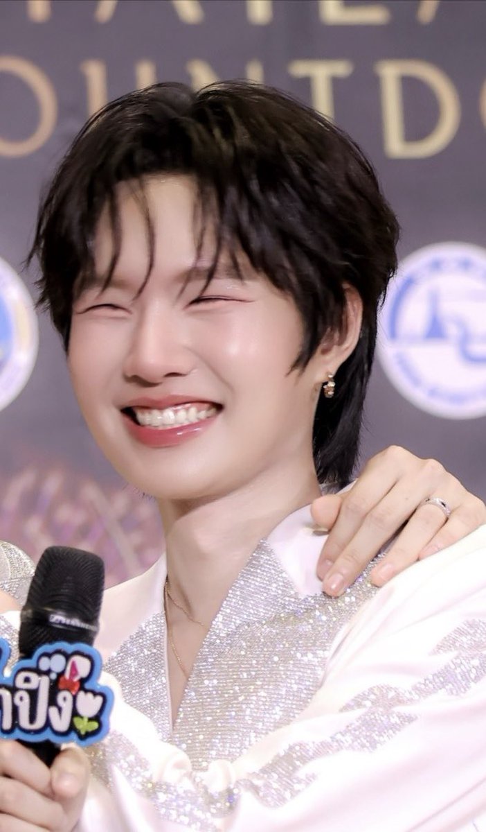 ella ⟡ byyoursideknp 🦆🐰 tweet media