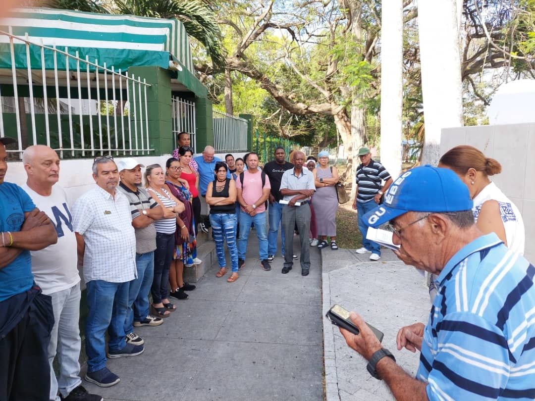 Hoy firmamos por la patria y la soberanía #Alimpex y #AlimcorSA, la firma colectiva es un pacto de amor por Cuba. Un compromiso que nos hermana y nos fortalece.  
🇨🇺 ¡Por la Patria! ¡Por la Revolución! ¡Por Cuba, hasta la victoria siempre! 
#AlaPatriaSeDefiende #FirmaPorLaPatria