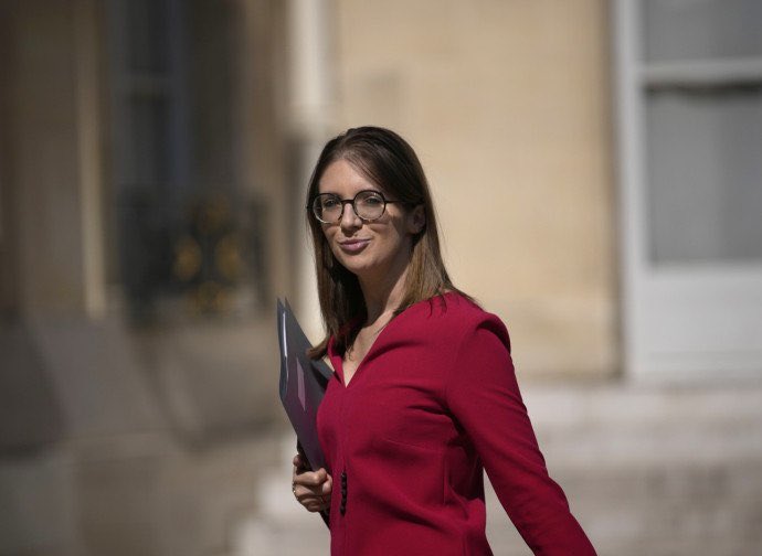 MIpiazzaFONTANA's tweet photo. Macron dichiara guerra ai pro life e aizza la piazza

Inaudito attacco del ministro Aurore Bergé contro i gruppi pro life e a favore delle multinazionali dell'aborto: annunciata una mobilitazione generale a loro sostegno…

Unisciti al canale
https://t.co/5zntPKmB87 https://t.co/AVkzapzGAU