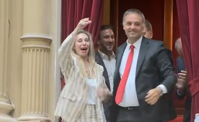 tvmundus's tweet photo. CENSURA – Plutocracia | El régimen de Milei prohibe la entrada de periodistas en Casa Rosada. https://t.co/W2qVWpWP5x #TVMundus #Prensa #CasaRosada @ArrepentidosLLA https://t.co/rsFTR9zkgm