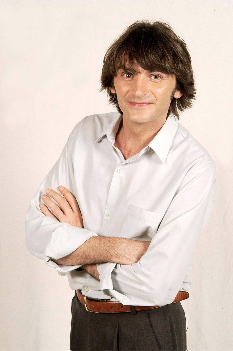 Formula_Music's tweet photo. ¿CON CUÁL DE ESTOS ICÓNICOS PERSONAJES DE LA TELEVISIÓN TE QUEDAS? 🤔

🔄 Emilio (Aquí No Hay Quien Viva)
❤️ Luisma (Aída) https://t.co/sUv7Bfq1Ta