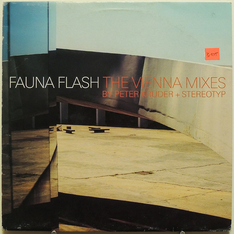 Audioscapist's tweet image. It’s definitely spring in Vancouver… an upbeat, jazzy-housey mix in my #DJMix #DJSet on tonight’s show featuring tracks from these #ClassicRecords #ClassicVinyl from the early 2000s