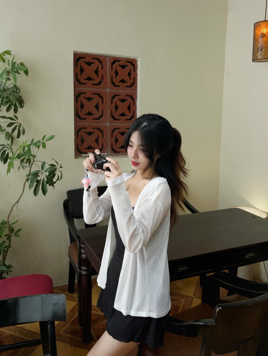 Zoe Thomps tweet media