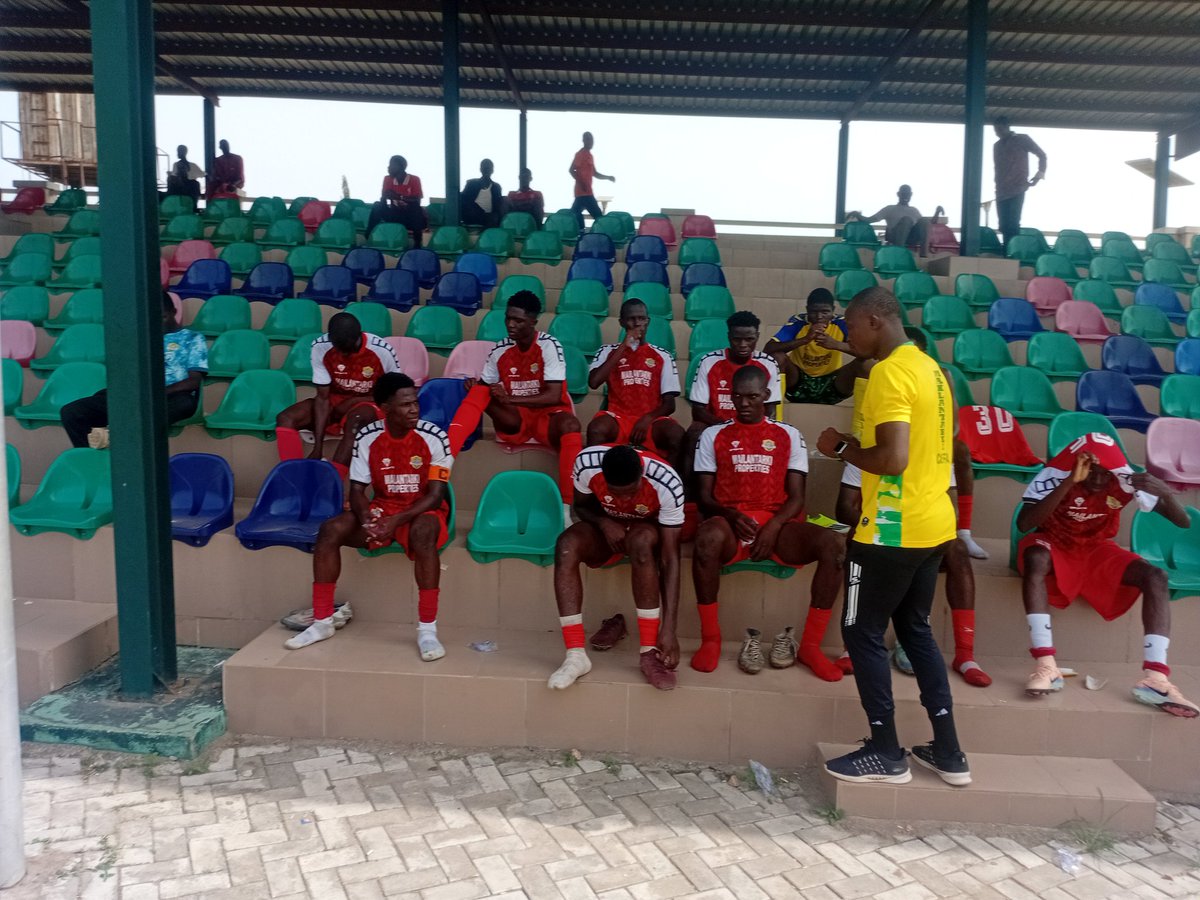 1ValAko's tweet photo. @MailantarkiCFA today at Bwari stadium https://t.co/9MgepEPacx