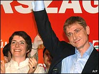 2006 Live tweet media