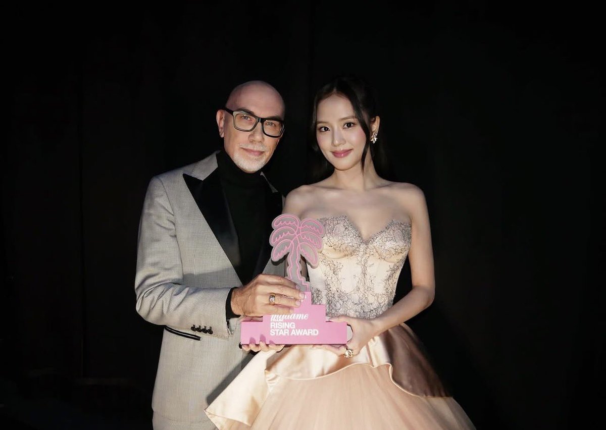 JISOO NEWS tweet media