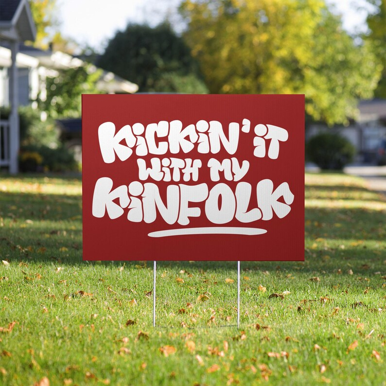 ServingPretty's tweet image. If you see it, you already know where the party is! 🧡 #servingprettyshop Personalized #FamilyReunion Yard Sign, Kickin' It With My Kinfolk, Neighborhood Decor, Custom Color Way, Reuseable Keepsake #cookout etsy.me/4cJgTt8 via @Etsy