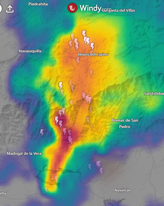 Serr0jas's tweet image. "Se ha agarrado fuerte" la #tormenta en la zona de Candeleda, Arenas de San Pedro, Hoyos del Espino #Avila 
#Tormentas #radar #AEMET en #windy
