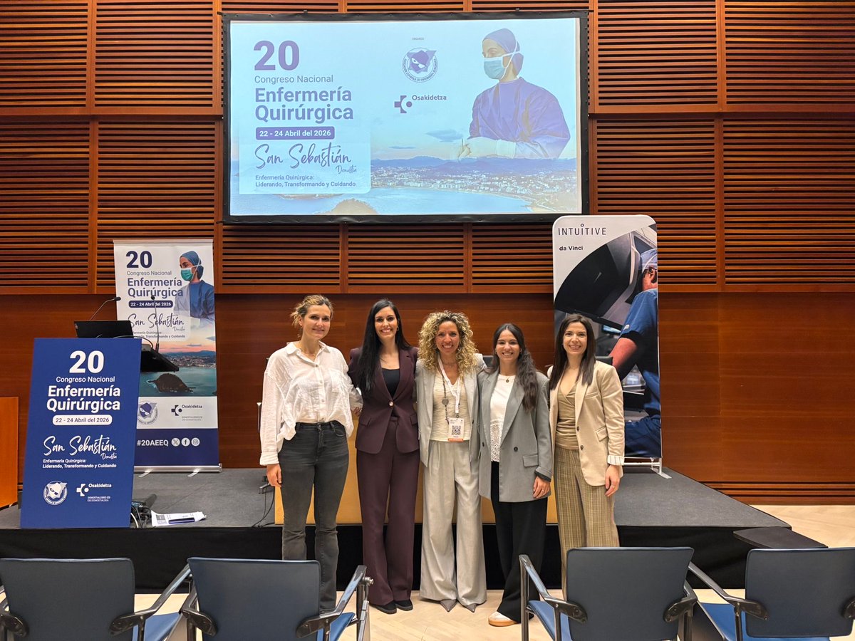 ruthvernet's tweet photo. 📣📣 Representació de l’equip quirúrgic de l’ @hbellvitge a la 20è Congrés #AEEQ a San Sebastián-Donosti.
Retrobaments, eficiència infermera i aposta científica. Seguim 👏🏽 https://t.co/dk9Mw7xmSl