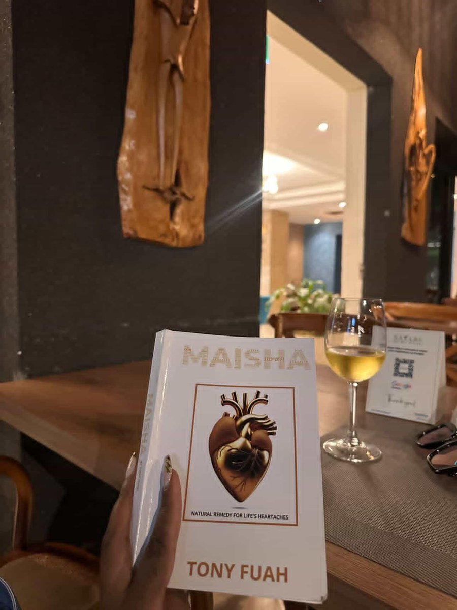 booksbyfuah's tweet photo. #MAISHA goes well with wine. Wishing you a happy #WorldBookDay 📚🥂 https://t.co/sQzlnjdLkt