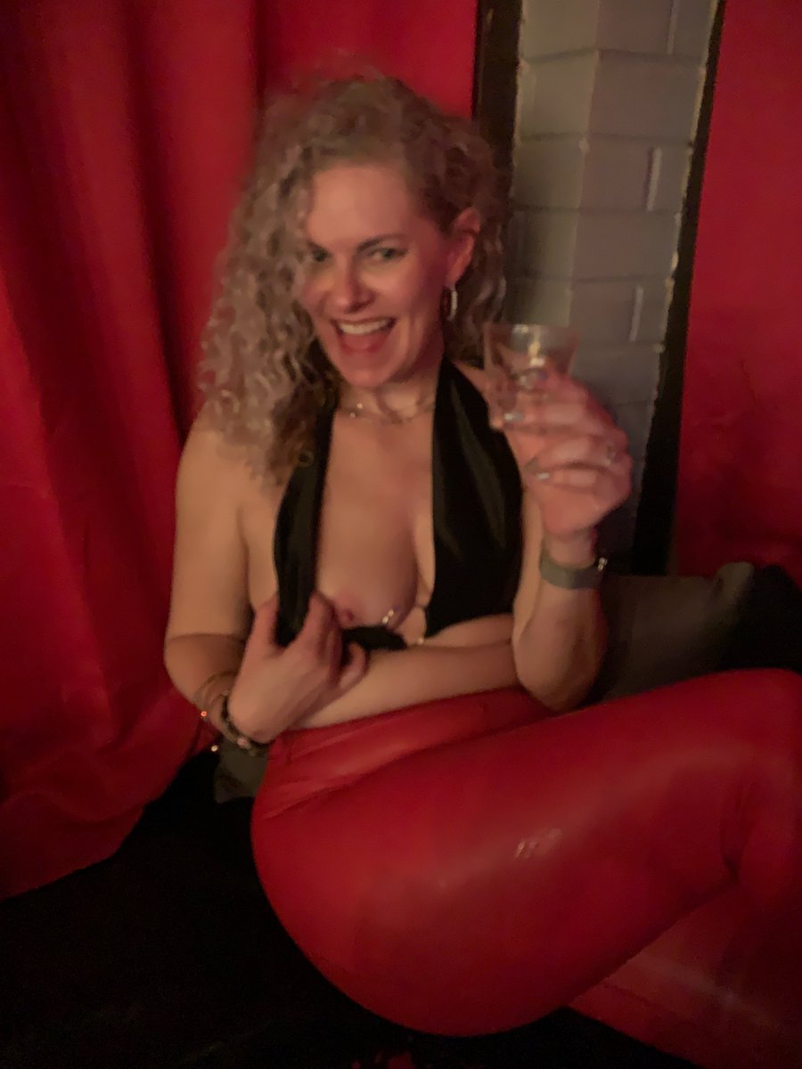 TheNikkiNaughty tweet media