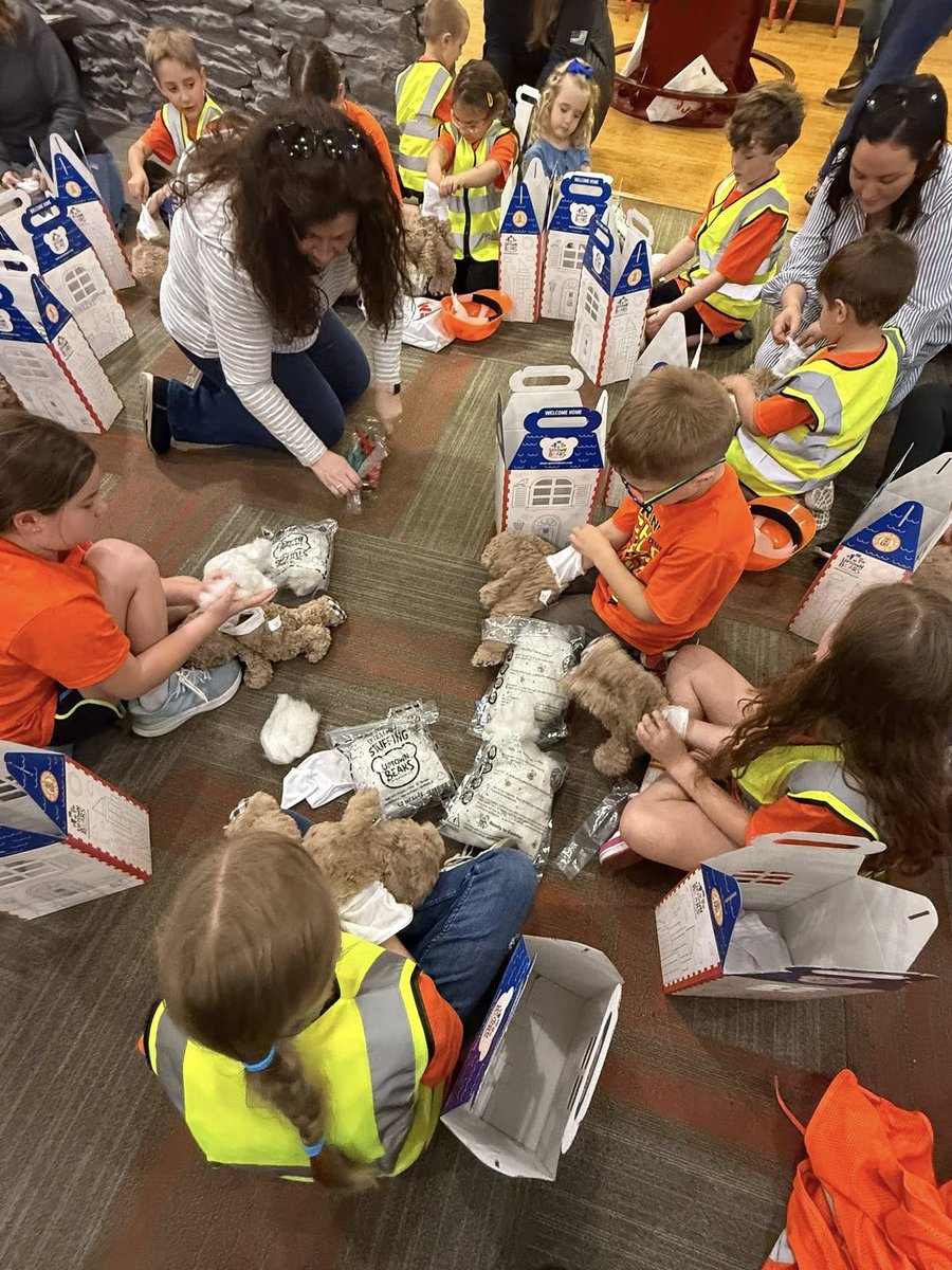jgm_steel's tweet image. The next generation stepped onto the jobsite today    👷‍♂️👷‍♀️Future welders, builders, and leaders in the making!

#FutureWorkforce #SkilledTrades #BringYourChildtoWorkDay #TheJGMFamily