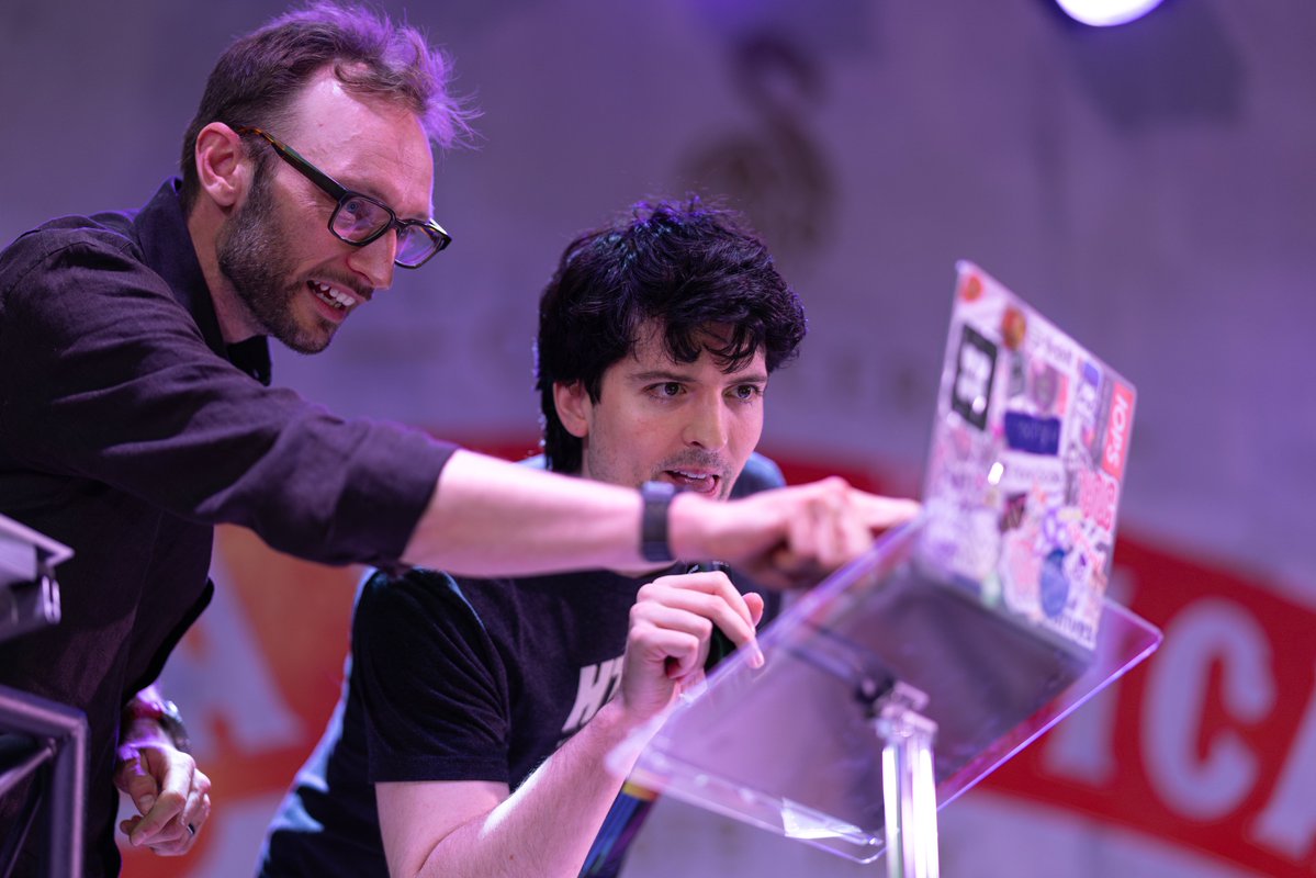 simeonGriggs tweet media