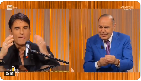 1.300.000 euro l'anno per il circo di Vespa mentre
la Rai non paga un servizio di <a href="/reportrai3/">Report</a> su
Fratelli d'Italia e le infiltrazioni mafiose.
Paese morto