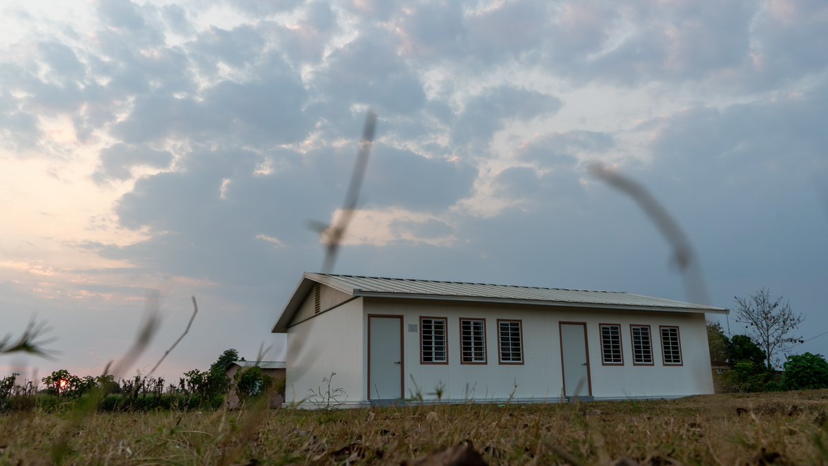 La UCEE instaló un módulo educativo en la EODP Comunidad Agraria El Guajilote, Santo Domingo Suchitepéquez.
Beneficia a 120 estudiantes con espacios ventilados y confortables.
Infraestructura educativa que llega a las comunidades más alejadas del país.
#AlPuebloDignoSeLeResponde