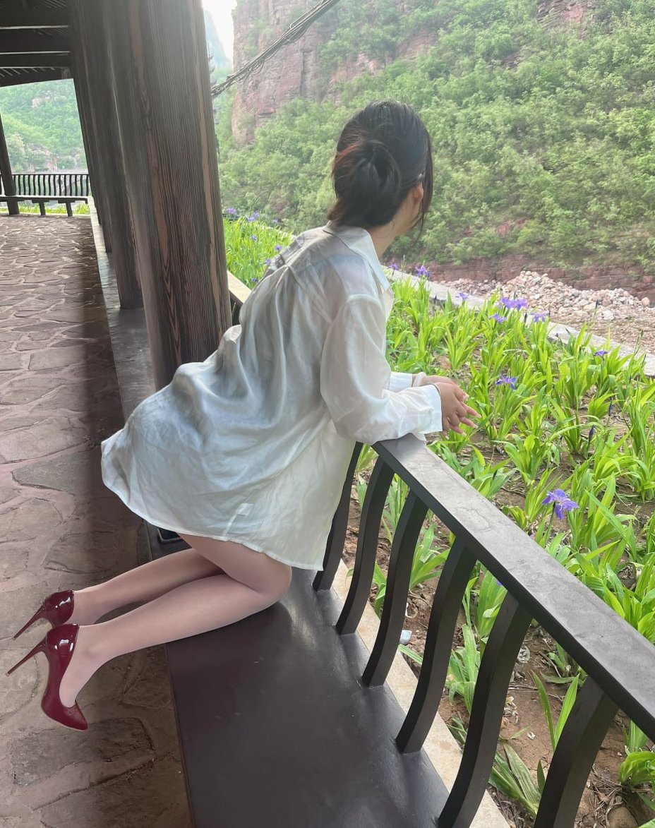 LayneMoussa1's tweet photo. 女-加急匹配》：80后身材好阿姨

以前和老公一起参加过好几次多人局，最近两人离婚了！

现在想找个固炮，要求：18-29岁，长相中等即可，身高不低于175

联系方式 : https://t.co/qFXcZdGXW0
获取真实生活照: https://t.co/ZF3uos17O5 https://t.co/asFYqNW1ec