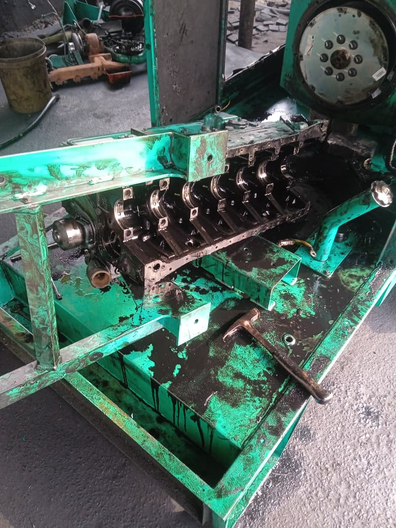 Mccoxy's tweet photo. Overhauling of a 110kva Diesel generator. This was as a result of broken crankshaft.the https://t.co/H8ei2gjdD1