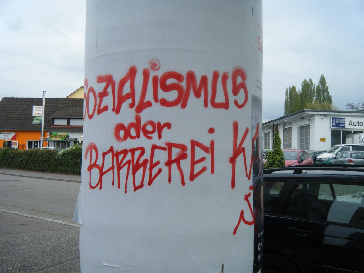 komaufbau's tweet image. Heraus zum 1. Mai in Freiburg!

Kommt am Samstag zu unserem Vortrag und Diskussion, sowie am 1. Mai zur revolutionären Demo!

#Freiburg #1Mai #HerausZum1Mai #Rev1Mai #Sozialismus