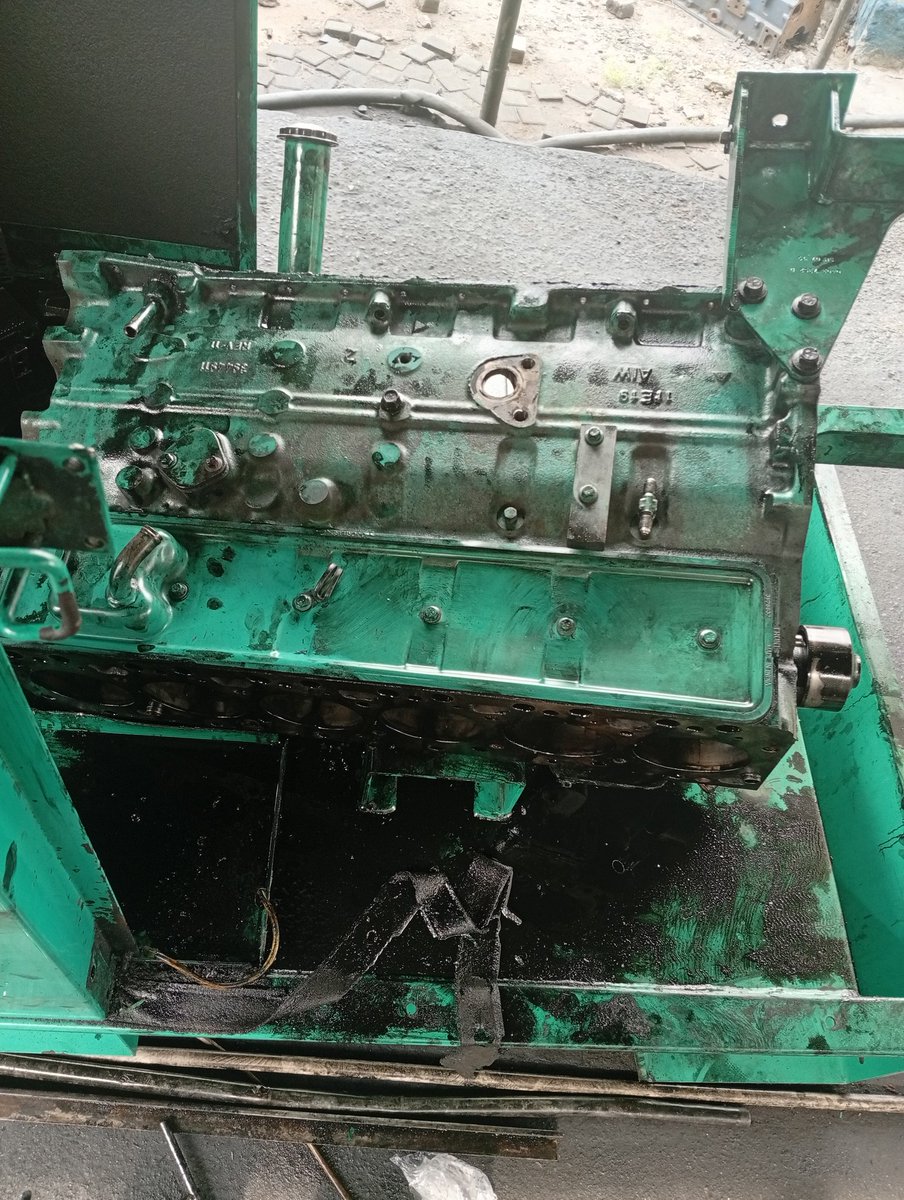 Mccoxy's tweet photo. Overhauling of a 110kva Diesel generator. This was as a result of broken crankshaft.the https://t.co/H8ei2gjdD1