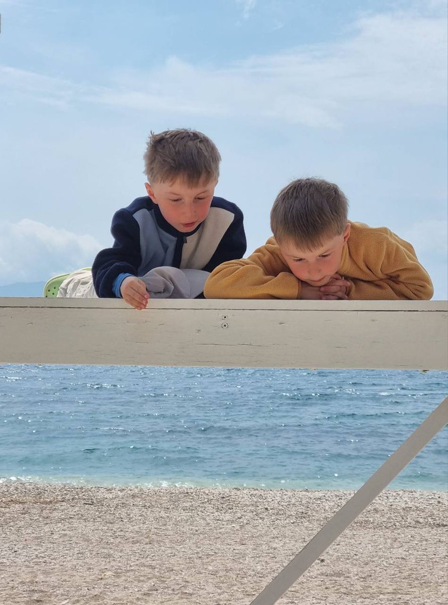 вже 60% життя мої сини мене не бачили. втрачаю батьківство щоб у них було дитинство