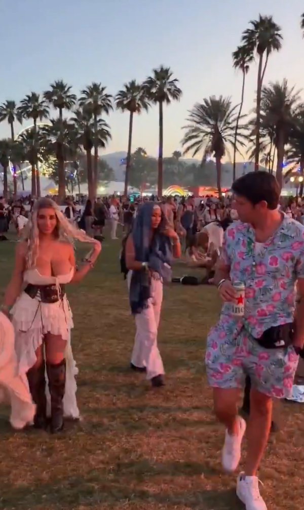 Kendra 💋 tweet media