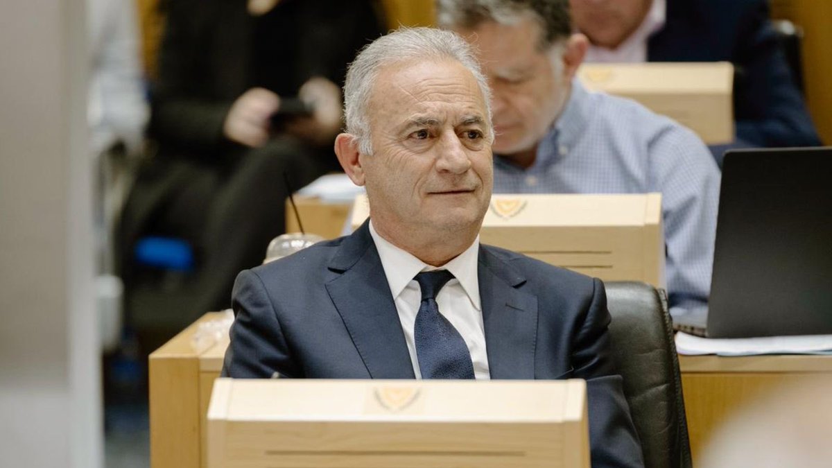 Αβέρωφ Νεοφύτου - Averof Neofytou: “Αποχωρώ από τα κοινοβουλευτικά έδρανα, αλλά όχι από τη δημόσια ζωή. Δεν θα μπορούσα άλλωστε.
Θα είμαι παρών. Με τη φωνή μου, με την πείρα μου, με την ειλικρινή διάθεση να συμβάλω όπου μπορώ.” Ευχαριστούμε Πρόεδρε.
