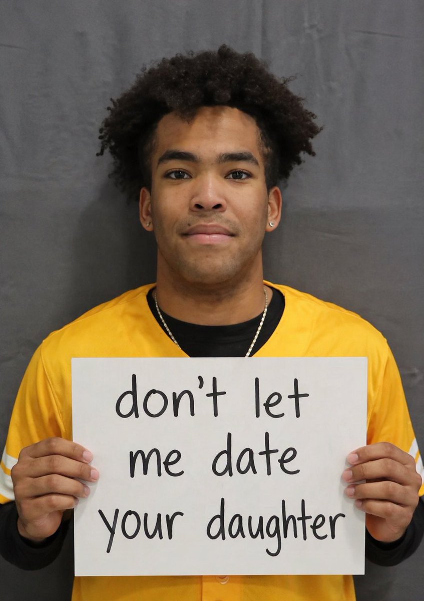 EarlWash3rd's tweet photo. Top 5 #miaa players I would not let date my daughter

5. Austin “Mini Pekka” Keur
4. Christian “Danger Zone” Oliver
3. Gabe “Welcome to the league” Jeffries
2. Alexander “Chud” Kavalick
1. Cam “Klotz” Oliver https://t.co/wsyrqSg0iL