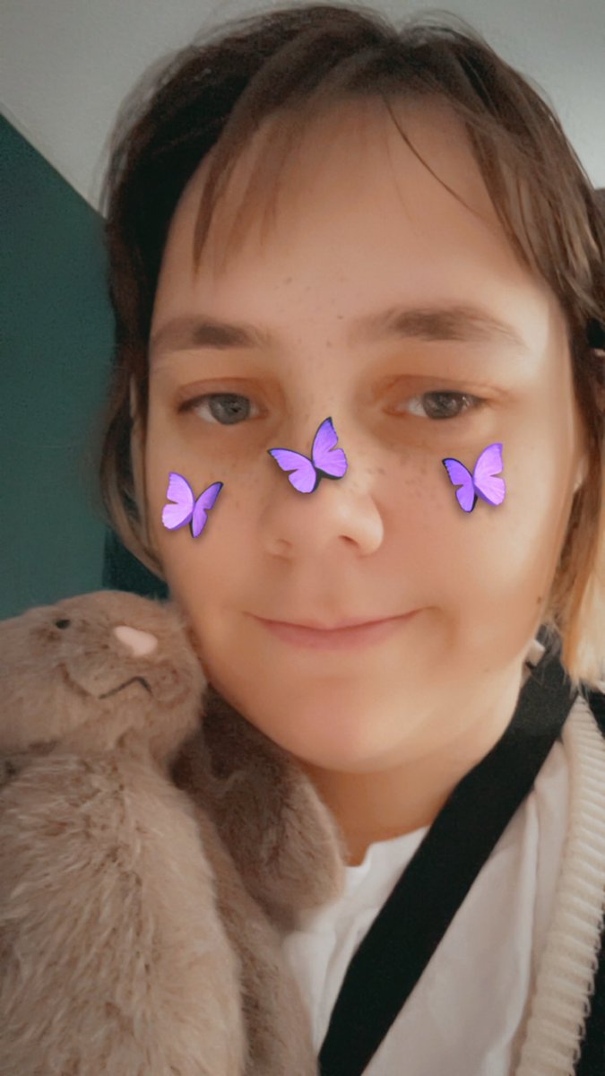 snowyfennec's tweet photo. Trying to love myself more 😩😆🩷🩷😇 https://t.co/MX23WvWNIW