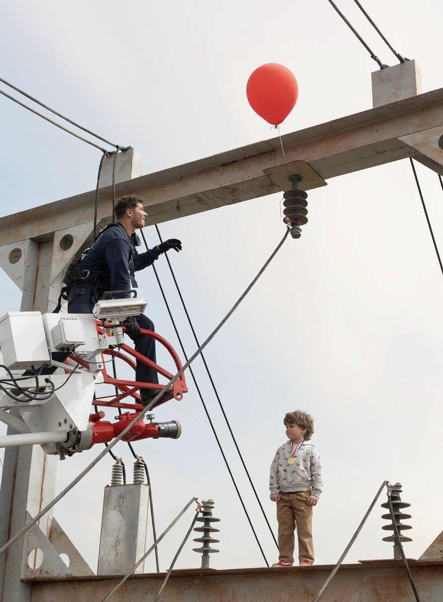 bee 🐝🖤🌼 tweet media