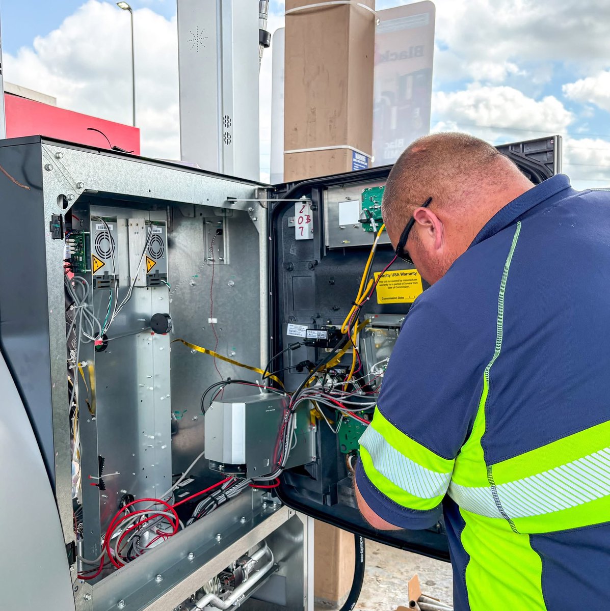 Pumptex1's tweet image. Efficient fueling starts behind the scenes with routine maintenance that keeps everything running smoothly. 🛠️

📞Call us today to schedule your maintenance and keep operations running at peak performance.

#PumpTex #PetroleumIndustry #PreventiveMaintenance