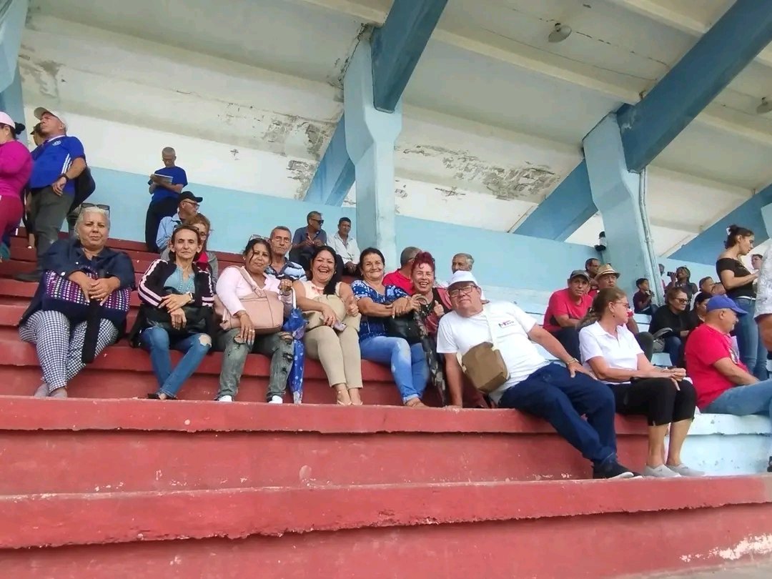 de_la61260's tweet image. #LaPatriaSeDefiende Bajo la convicción de que #CubaVencerá los trabajadores de la Primera Infancia de la #DGE listos para este 1ro de Mayo.
@CubaMined @naimatrujillob @PartidoPCC @DiazCanelB @QueipoRuiz