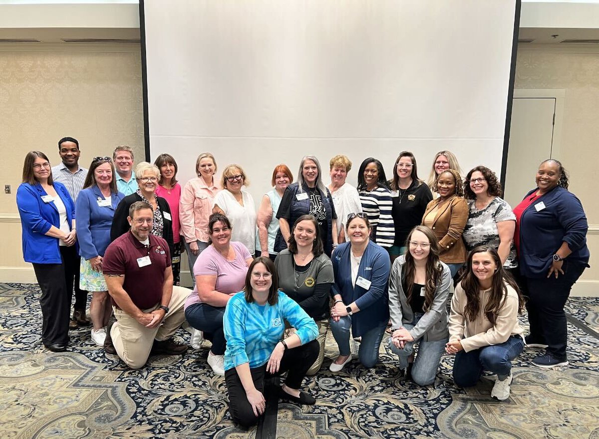 SHRM's tweet photo. Behind every stronger workplace are HR leaders who show up, give back, and lead with purpose.

Thank you, SHRM Volunteer Leaders, for supporting the HR community, building connections, and driving change every day 👏 https://t.co/ls5u3GVFtF