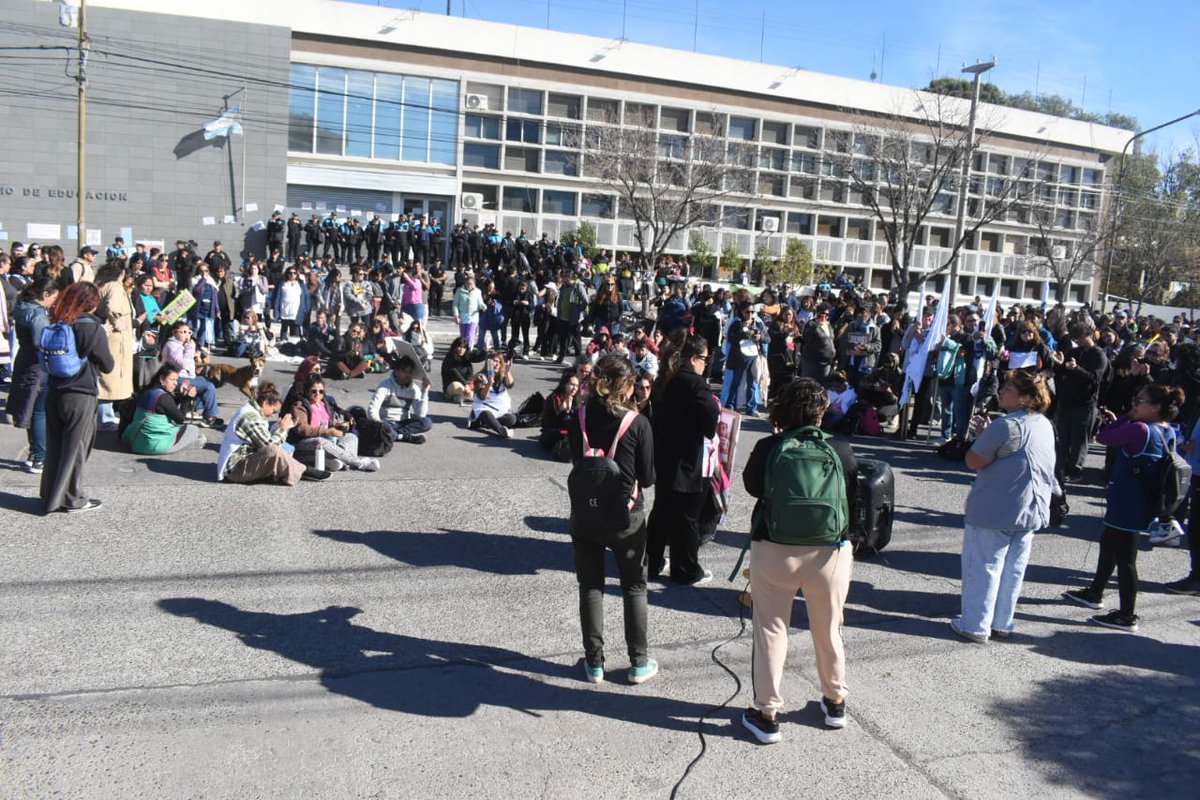 VICTORIA tweet media