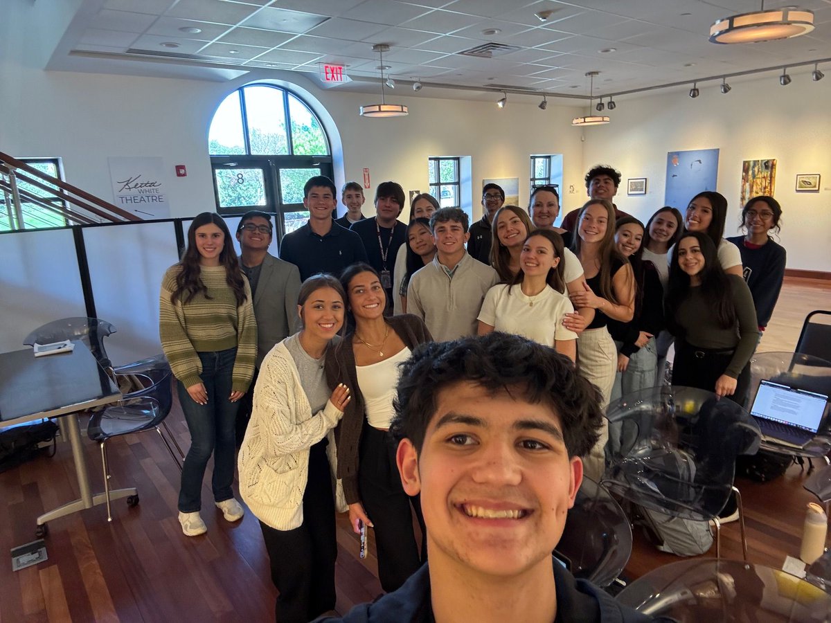 LockportHS205's tweet photo. Porters reached a big milestone on Monday for those enrolled at Lewis! On their last day of Intro to Human Communication, they celebrated their hard work &amp; dedication to earning college credit while still at LTHS. Thank you, Lewis University, for providing these opportunities. https://t.co/SHFI4TannY