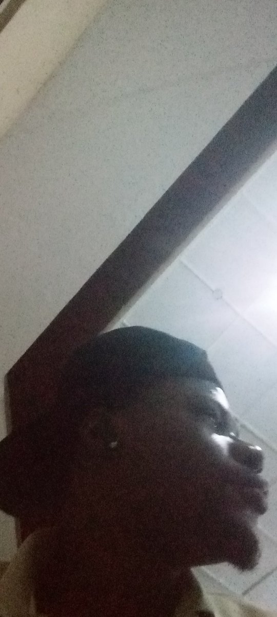 gbenga_oladele9's tweet photo. Day 2 doing Night class 

#Lifeofastudent
#finalyear
#uniorin https://t.co/sRLCbwPR0R