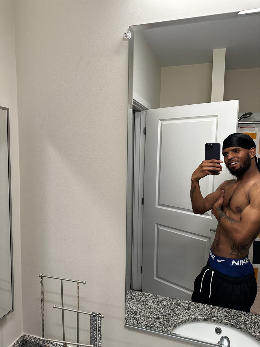 yourboydee_'s tweet image. Tuh #tbt