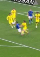 juanvelazquezfd's tweet photo. Las dos en el mismo partido eh…

Algún día se destapará en el fútbol español una trama al estilo Calciopoli y alguno todavía se llevará las manos a la cabeza. https://t.co/DAFgqpe9dg
