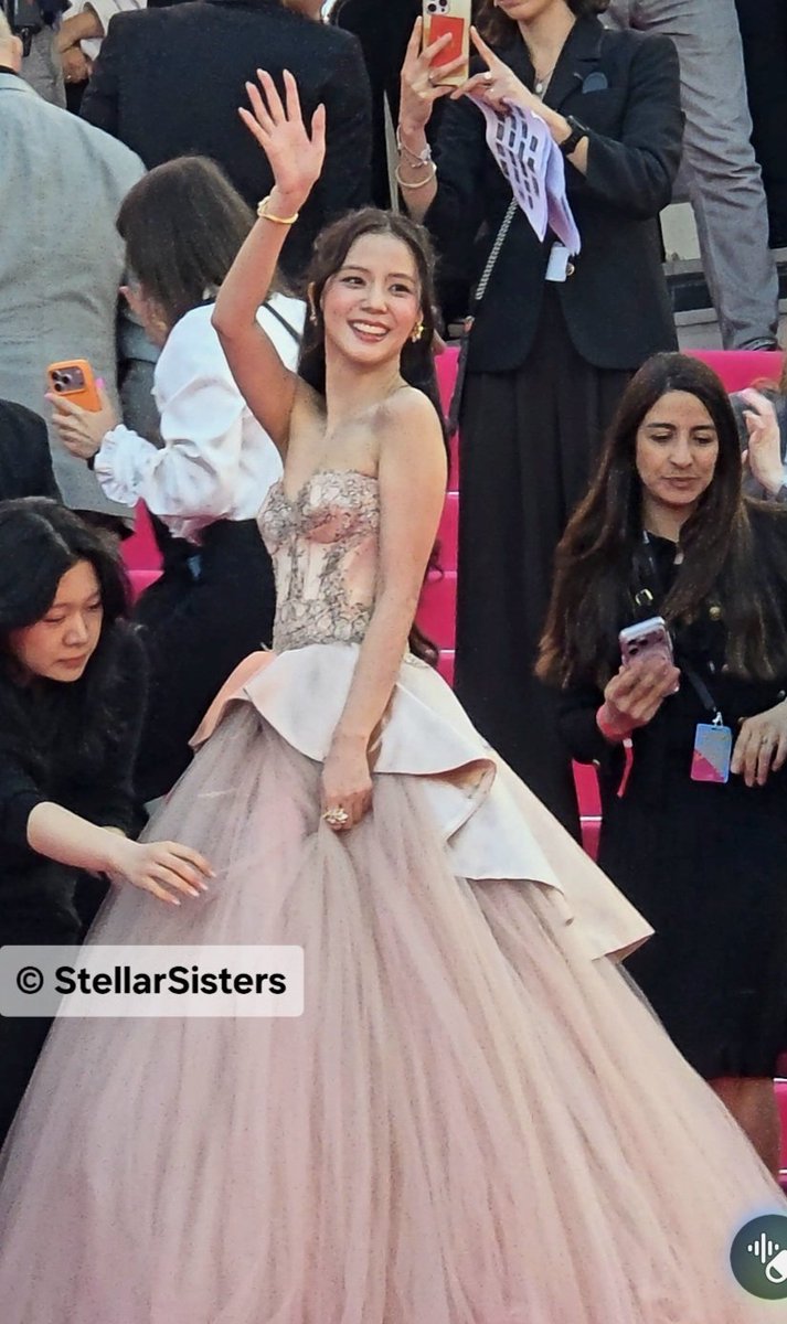 StellarSisters tweet media