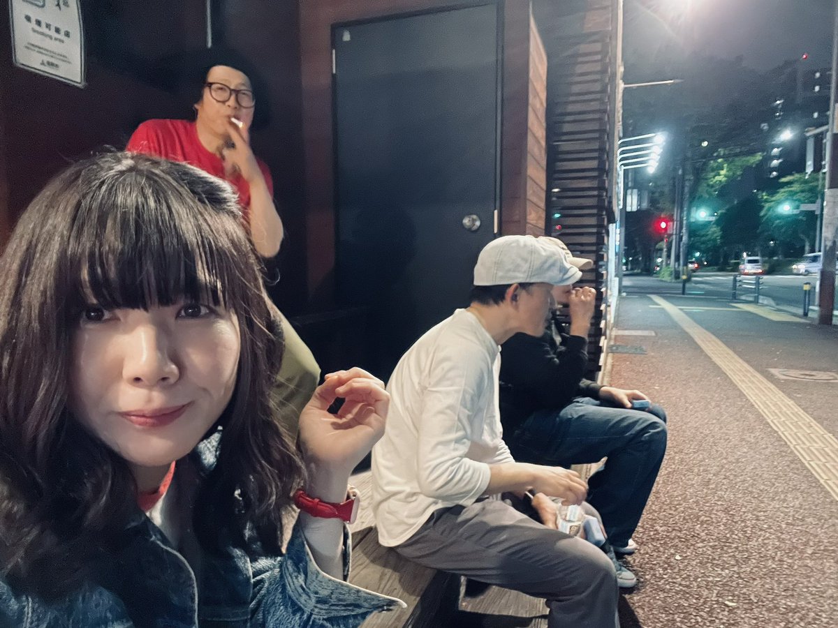 gomadoufu0317's tweet photo. おはよう🐤昨日はスタジオでしたーー‼️お風呂入って行ったのに汗かきすぎた！
鮫肌ズは今日の深夜から岡山出発ですー！٩( 'ω' )و

岡山のみなさん、お近くのみなさん、福岡からのみなさん、お待ちしてます⚡️

売り出し中の尻子アクリルキーホルダーもゲットしてほしい💞 https://t.co/hLSNKHUlhT