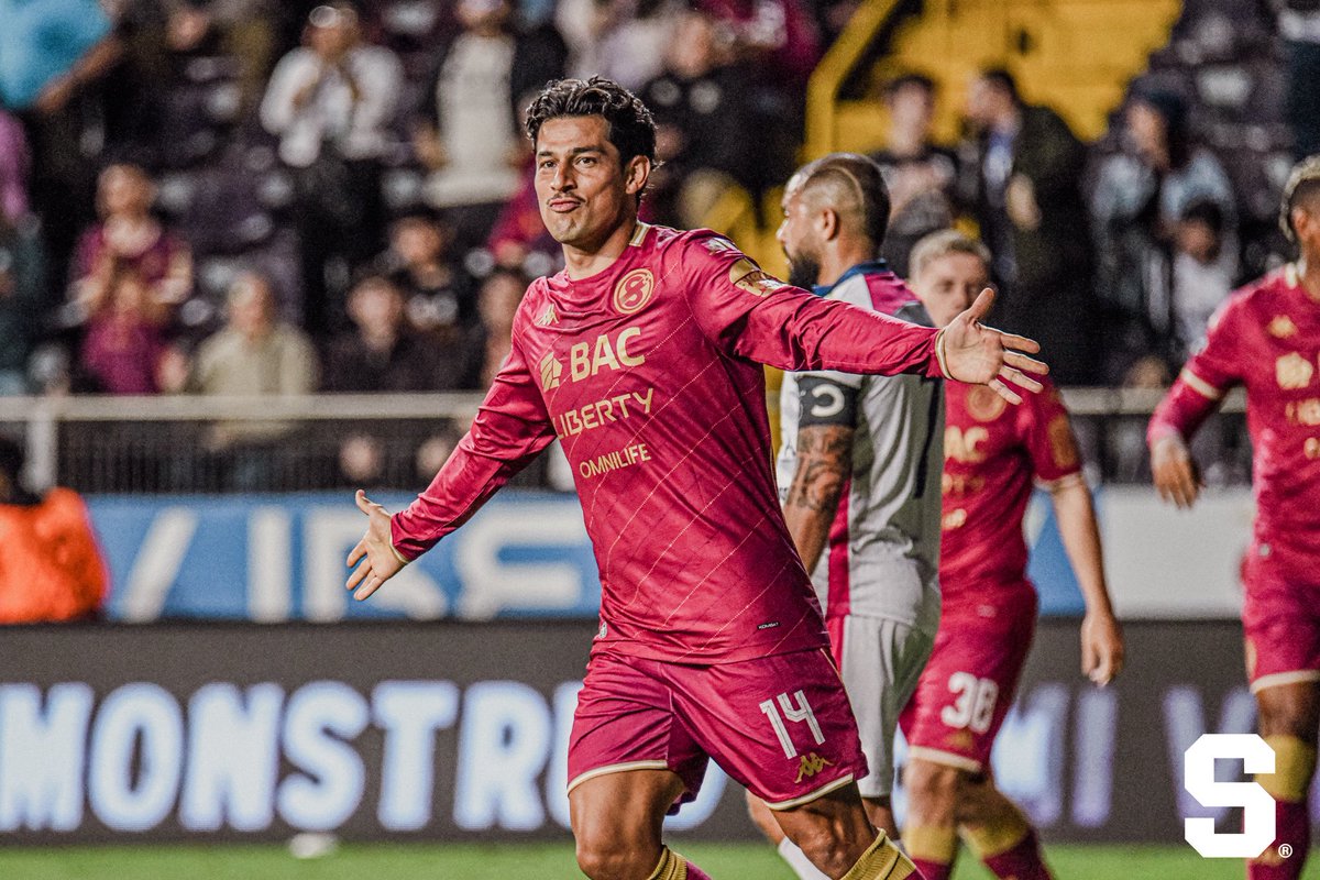 Un besito para todos 😘😘

Viva saprissa 💜🤍