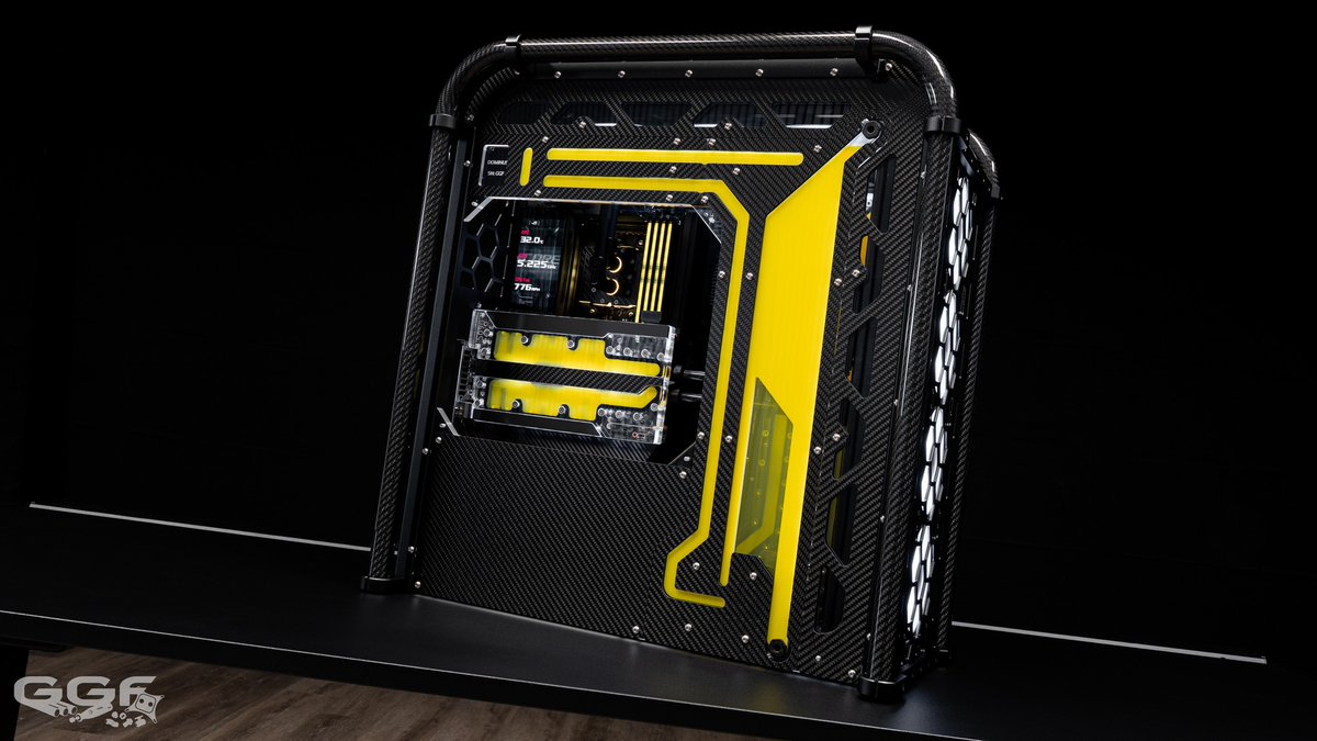 XPCMTeam's tweet image. Lamborghini PC Build by @GGFevents (IG) 

#pcbuild #pcsetup #pcmodding #gamingpc #custompc #xpcm #watercooling #customloop 

#SingularityComputers #ASUS #rog #CORSAIR #Secretlab #MezeAudio #Lamborghini