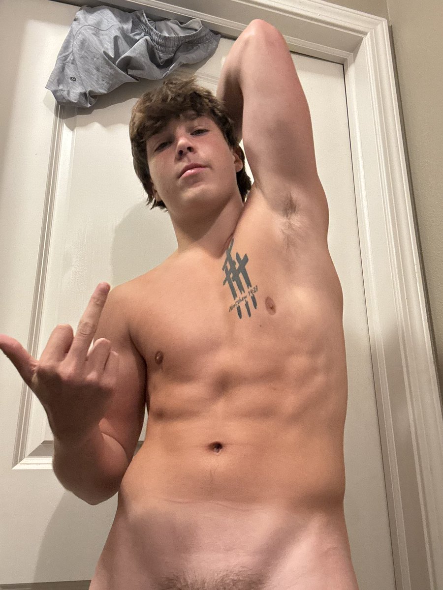 TylerVaughnXX's tweet photo. Drown in SUBMI$$ION and get your f@g job done 🤑🤑 $UBMIT &amp; $END. I own you. https://t.co/iQCyHM3EPV